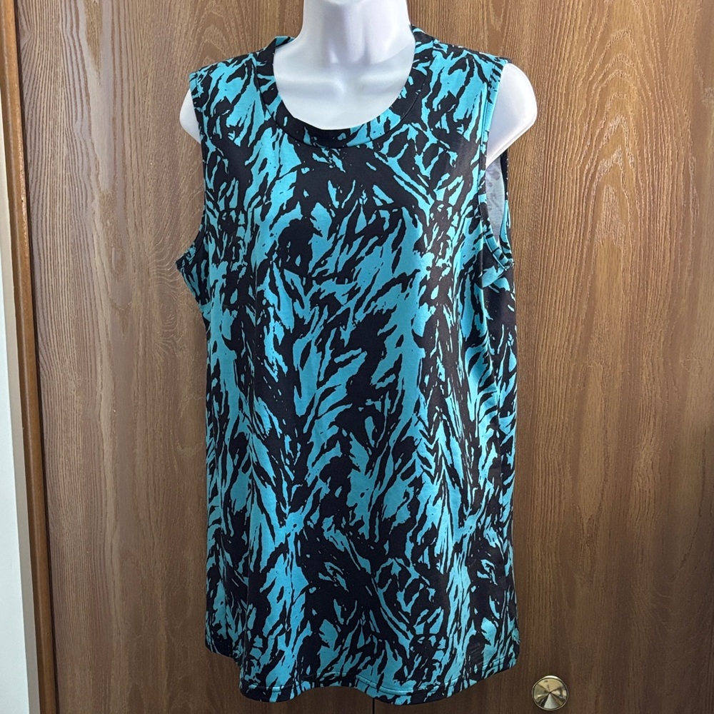 🎉 Sleeveless Blue and Black Tank Top